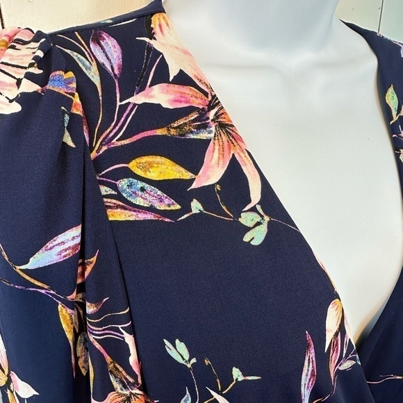 NWT NEW Eliza J Women’s Dress Size 2 Navy Floral Pattern Faux Wrap 3/4 Sleeves - Picture 7 of 15